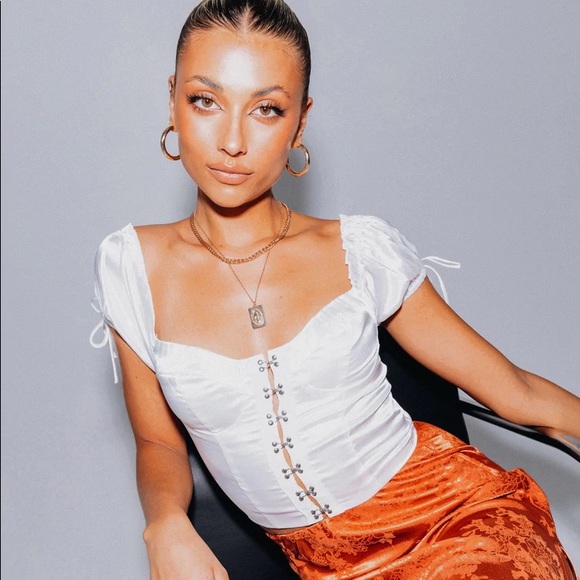 ALLYSON TOP WHITE - Picture 11 of 15